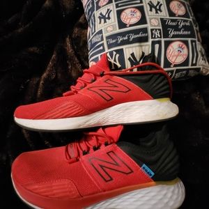 New Balance Fresh Foam Roav Boundaries Velocity Red/Black Women’s size 9.5
